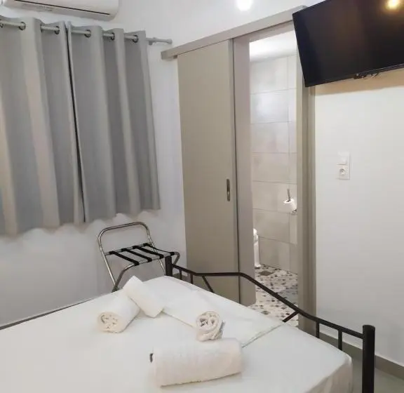 اتاق استاندارد, Eleana Studios