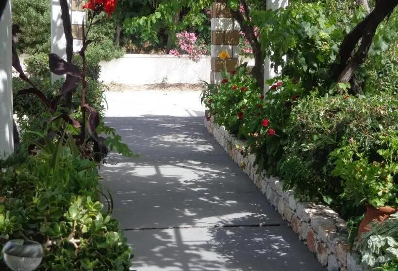 آپارتمان 2 خوابه, Eleana Studios