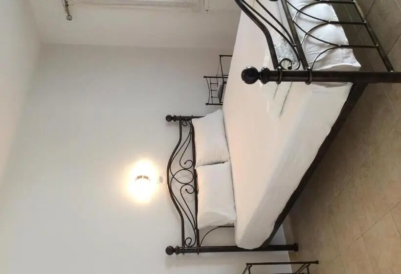 آپارتمان 2 خوابه, Eleana Studios