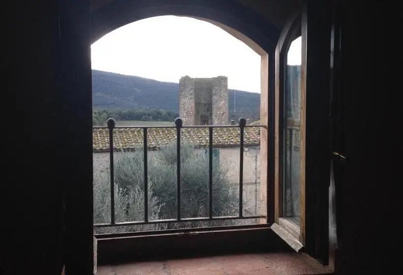 スタンダード４人部屋, Camere Dentro Il Castello