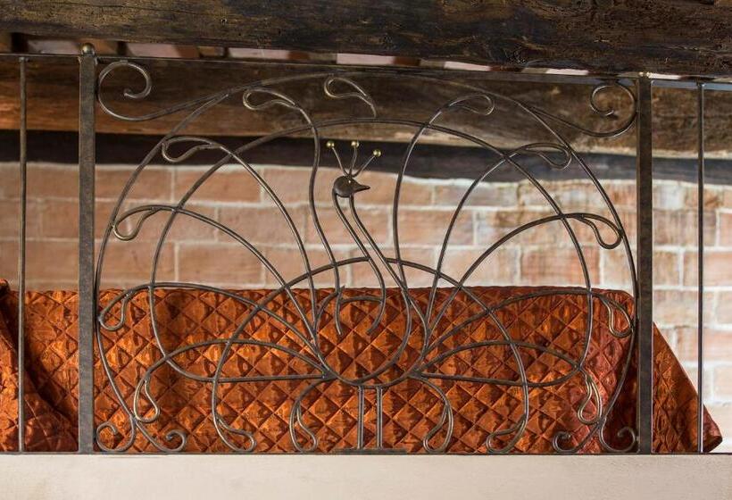 اتاق استاندارد چهار تخته, Camere Dentro Il Castello