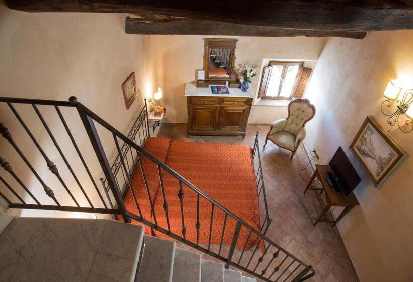 غرفة قياسية رباعية, Camere Dentro Il Castello