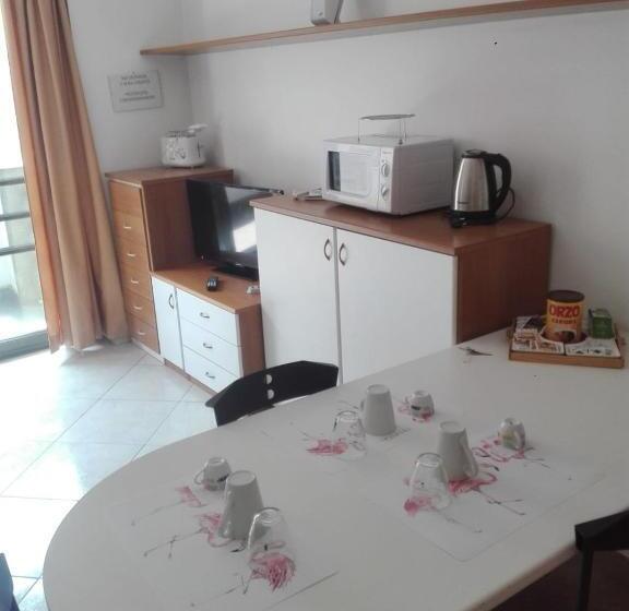 آپارتمان 1 خوابه با بالکن, Caravaggio Apartments