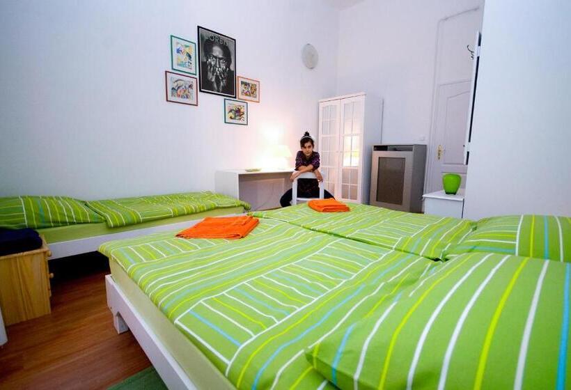 Номер Стандарт Трехместный, Centrálom Apartman