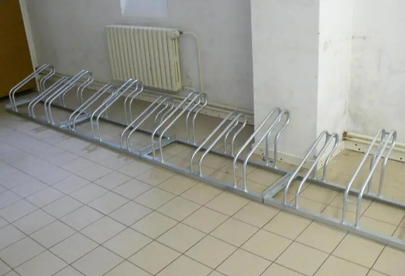 Standard Yhden Hengen Huone, Koleje Zamecek