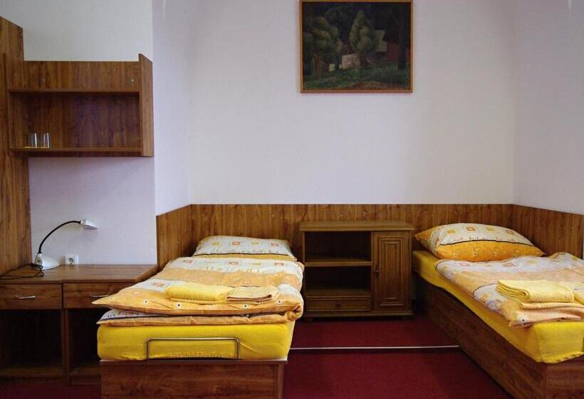 شقة 3 غرف, Koleje Zamecek