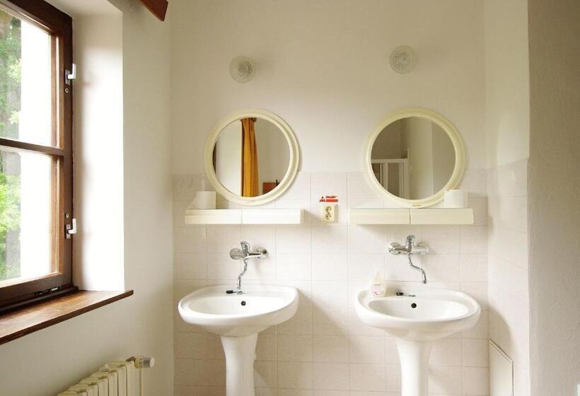 غرفة عائلية, Koleje Zamecek