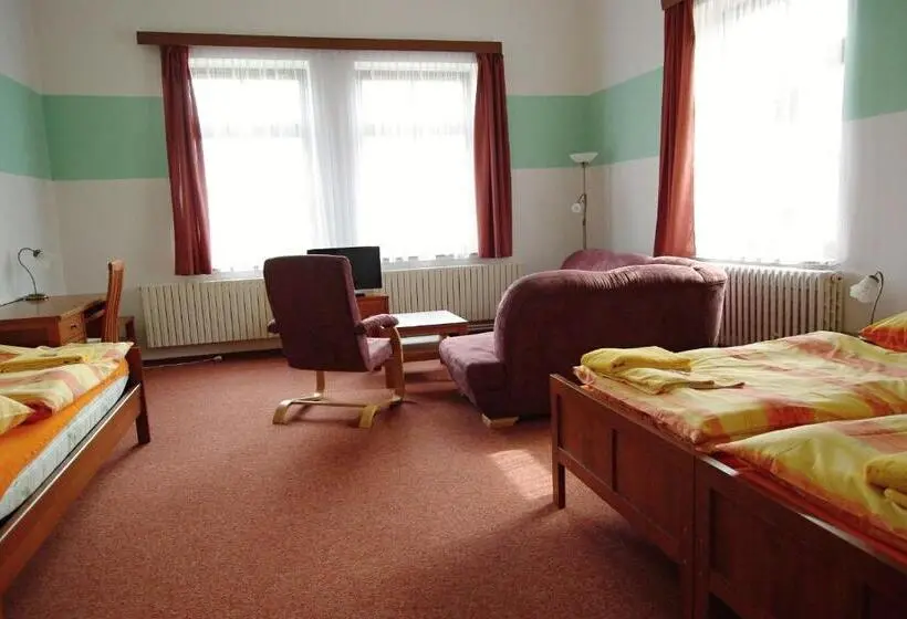 Standard Kolmen Hengen Huone, Koleje Zamecek