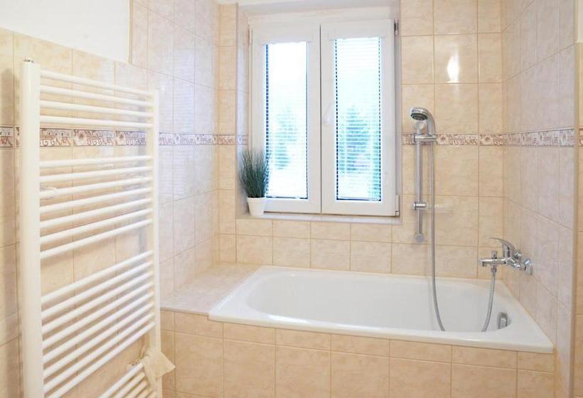 سوییت, Maxova Bouda