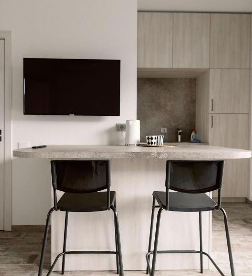 اتاق خانوادگی, Ošupio Vasarnamis