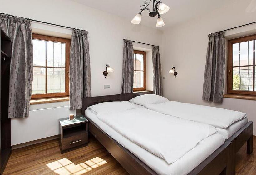 Апартаменты 3 Спальни, Penzion Onyx