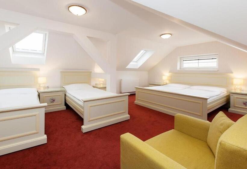 Четырехместный Номер Стандарт, Penzion Onyx