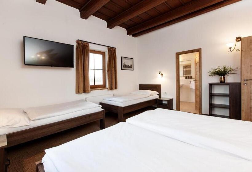 Четырехместный Номер Стандарт, Penzion Onyx