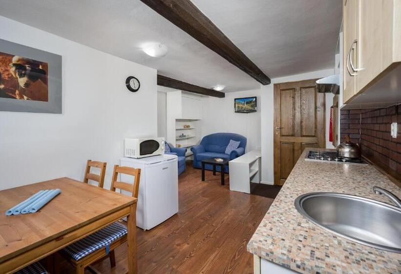 דירת חדר, Penzion Pod Sudem