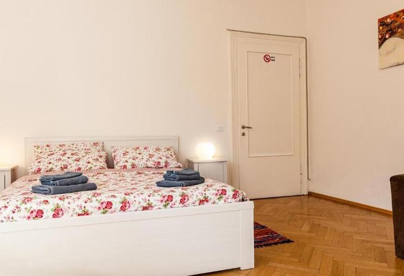 اتاق خانوادگی با سرویس بهداشتی مشترک, Villa Anita Rooms