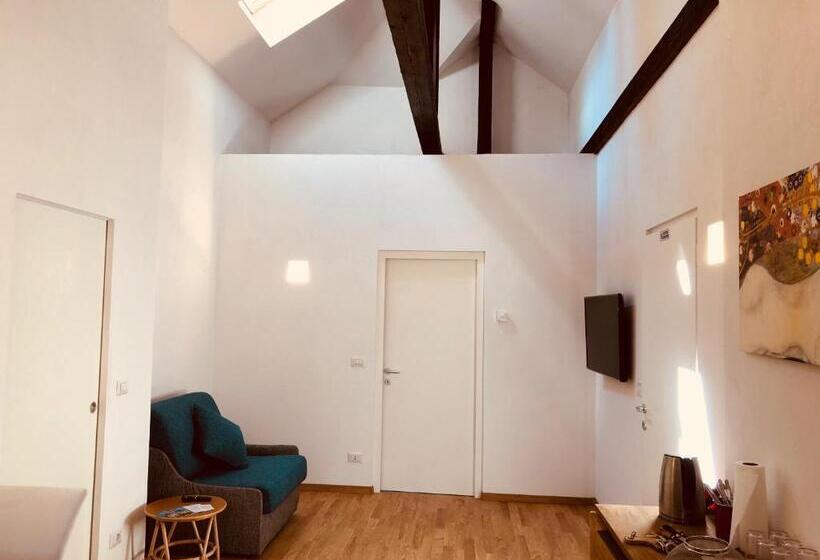 Deluxe Suite King Bed, Villa Anita Rooms