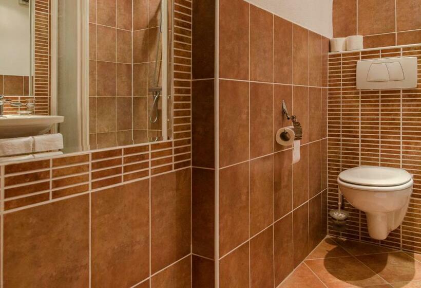آپارتمان 1 خوابه با بالکن و چشم‌انداز دریا, Villa Slavka