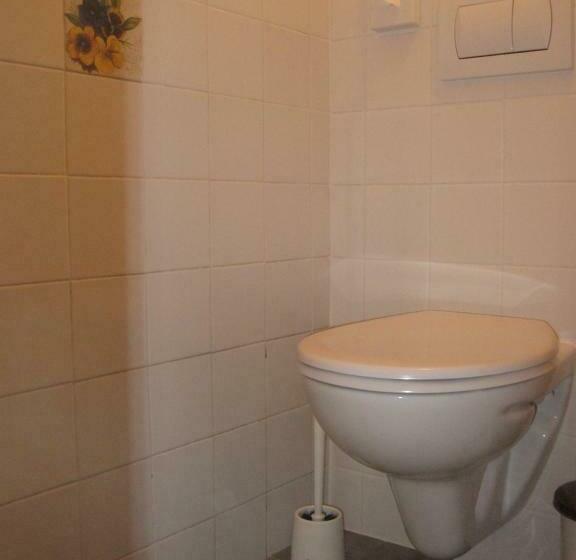 스탠다드 스튜디오, Pension Archa