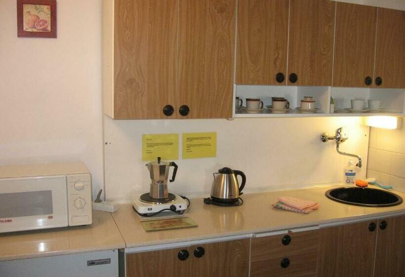 스탠다드 스튜디오, Pension Archa