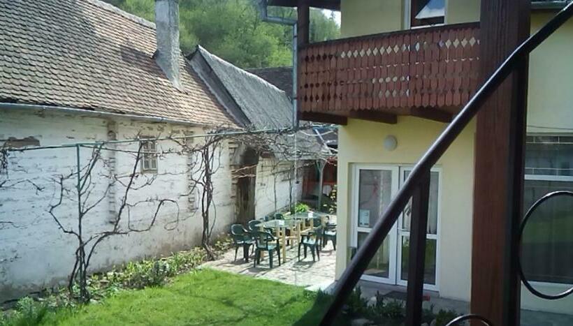 스탠다드 트리플 룸, Pensiunea Andrei Sibiel