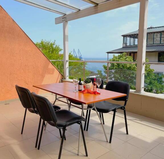 带海景及露台及1个卧室的公寓, Family Hotel Morska Zvezda