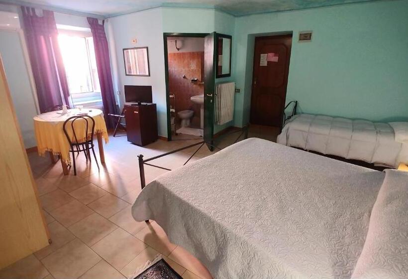 Chambre Triple Standard, Centrale