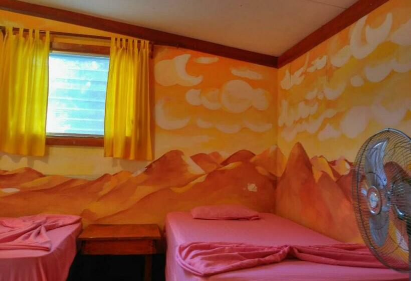 חדר סטנדרט לשלושה, Hospedaje Central