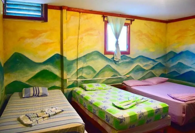 اتاق استاندارد چهار تخته, Hospedaje Central