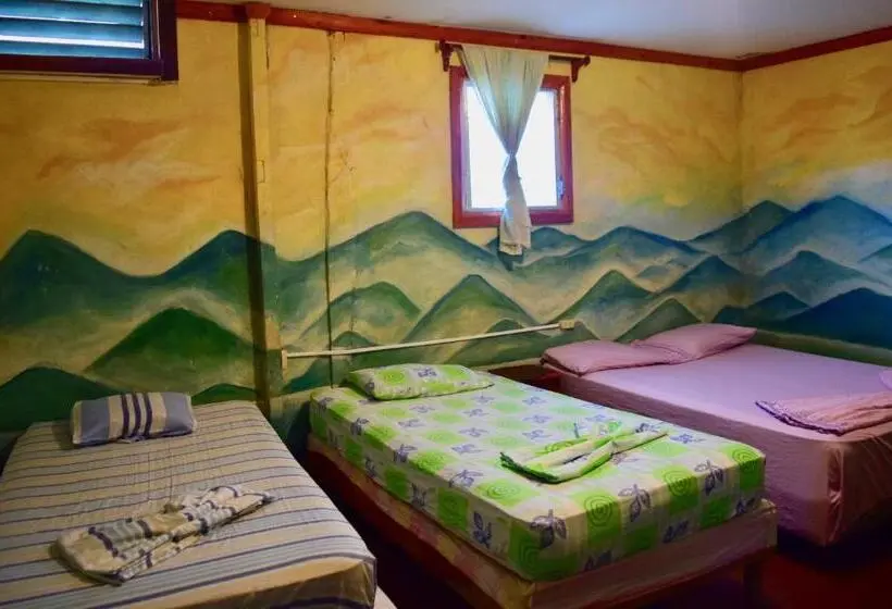 اتاق استاندارد چهار تخته, Hospedaje Central