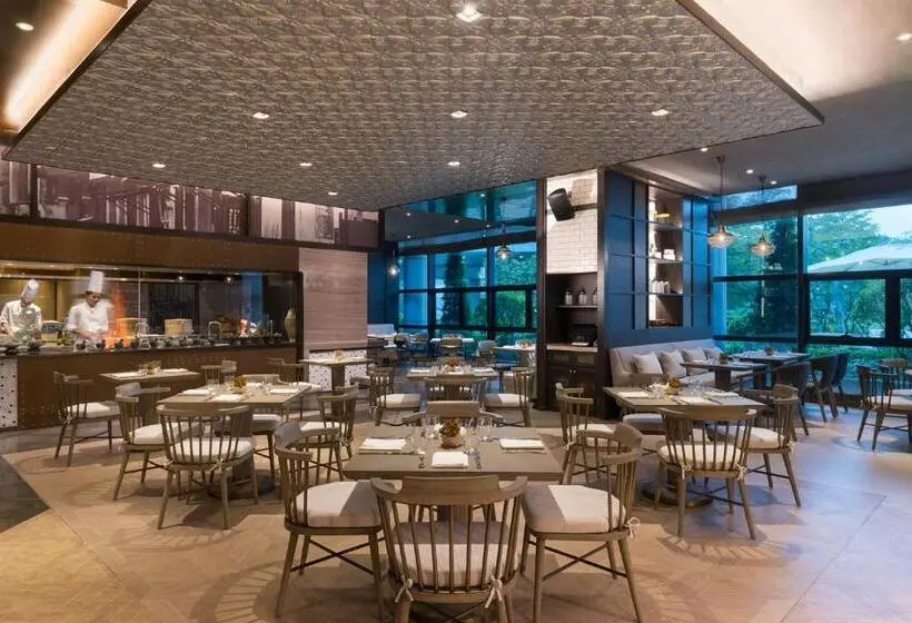 キングサイズベッドのスタンダードルーム, Hyatt Regency Shenzhen Airport