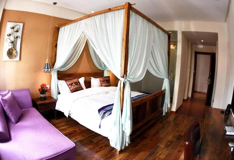 デラックスルーム, T&t Story