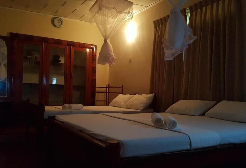 اتاق خانوادگی با چشم‌انداز باغ, Chill House Safari Resort