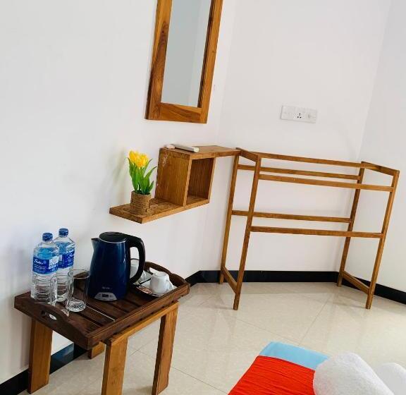 غرفة قياسية مزوَّدة بشُرفة, Chill House Safari Resort