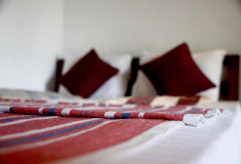 Номер Economy, Feel The Waves