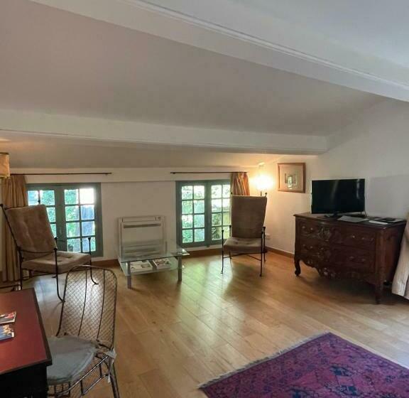 اتاق لوکس, Face Au Palais