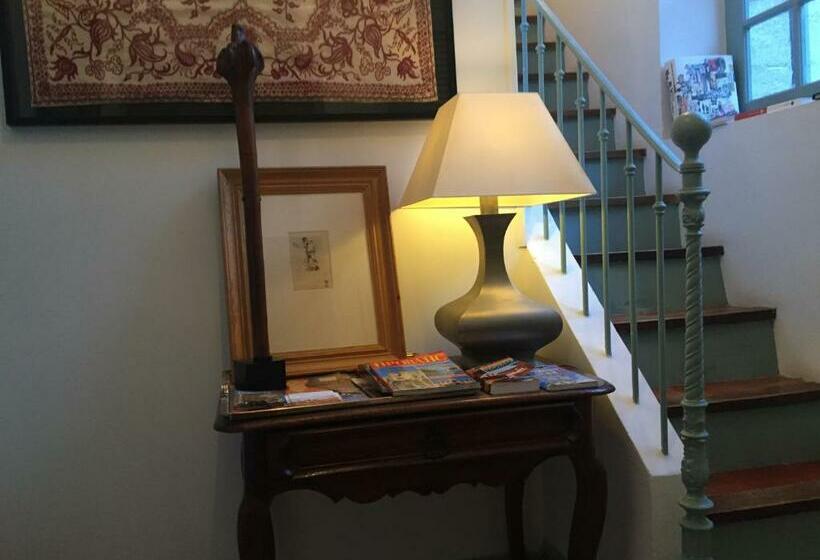 اتاق لوکس, Face Au Palais