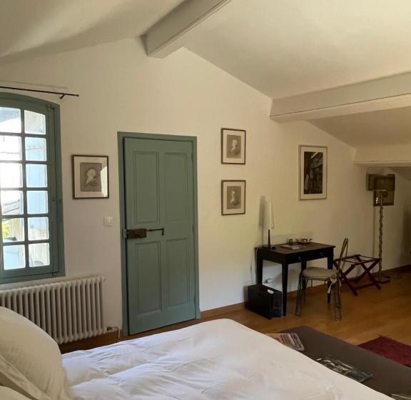 اتاق لوکس, Face Au Palais