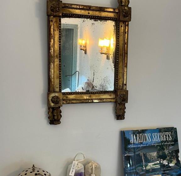 اتاق استاندارد با چشمانداز باغ, Face Au Palais