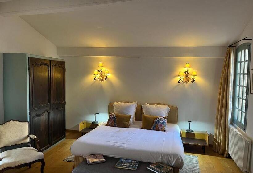 اتاق لوکس, Face Au Palais