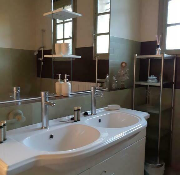 חדר משפחתי, Villa Lumières