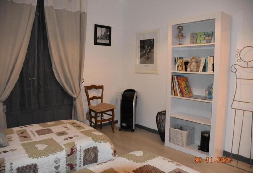 חדר משפחתי, Villa Lumières