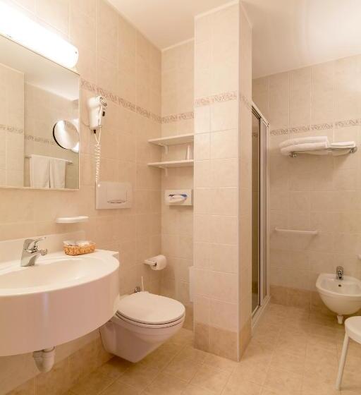 חדר יחיד נוף לגינה, Garni La Stua