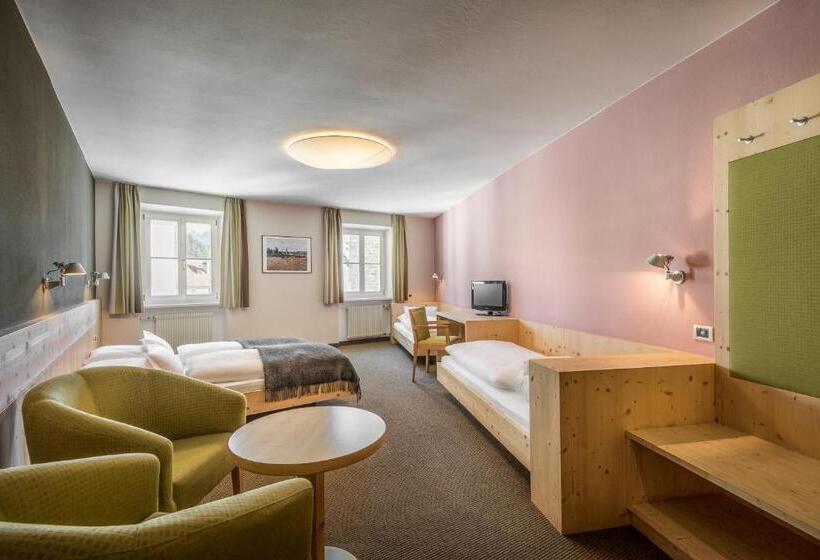 חדר סטנדרט לארבעה, Gasthof Traube