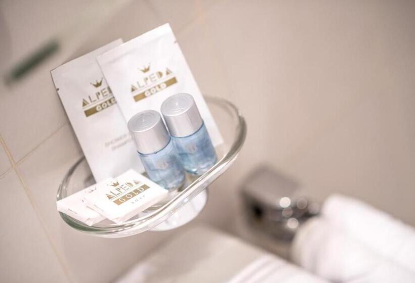 חדר סטנדרט לארבעה, Gasthof Traube