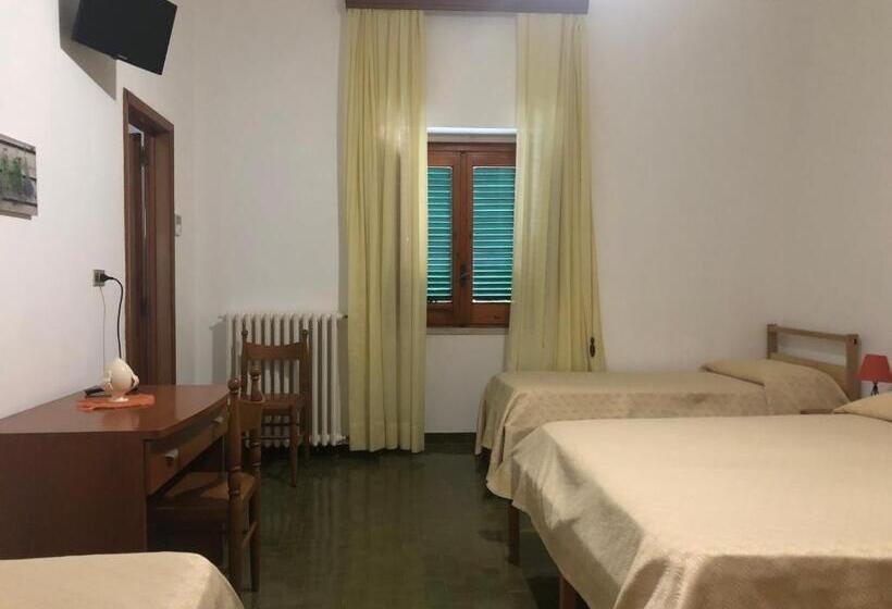 חדר משפחתי, La Silvana