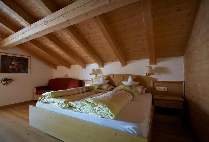 سوییت خانوادگی, Pension Mirandola