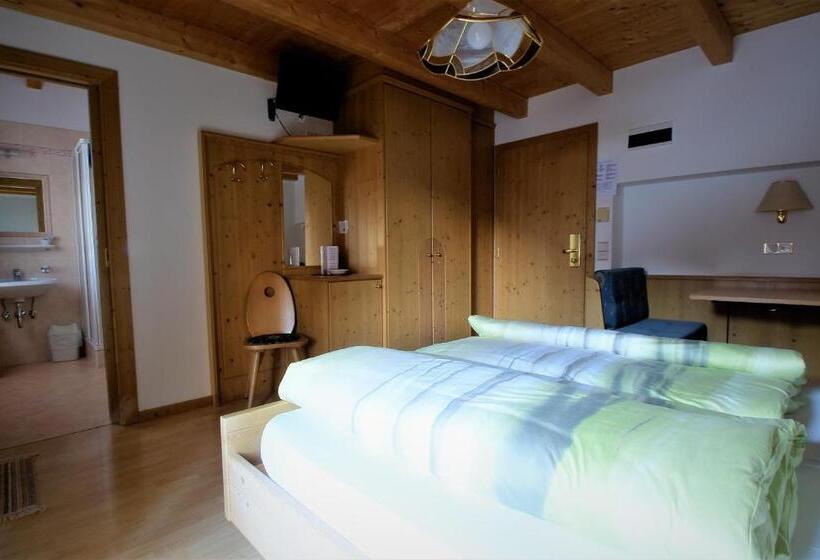 غرفة سوبيريور ثلاثية, Pension Mirandola