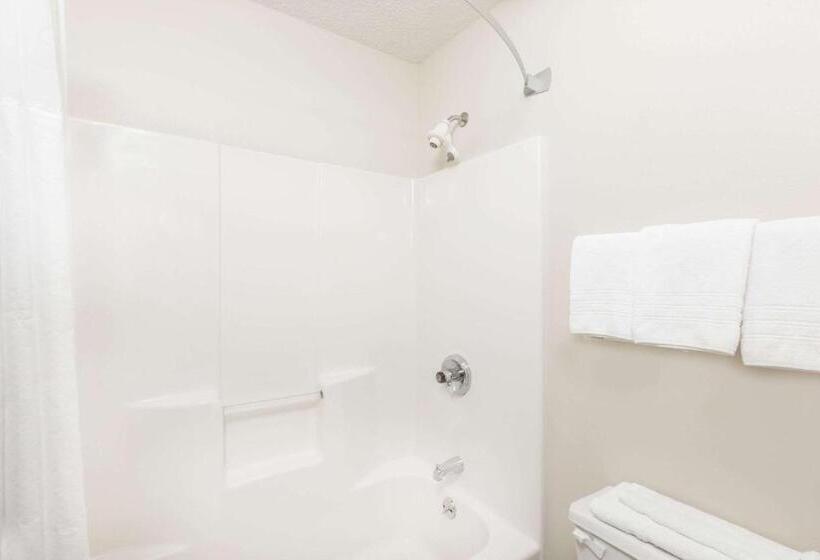 Студио Стандарт Кровать Кинг, Baymont By Wyndham Lemars