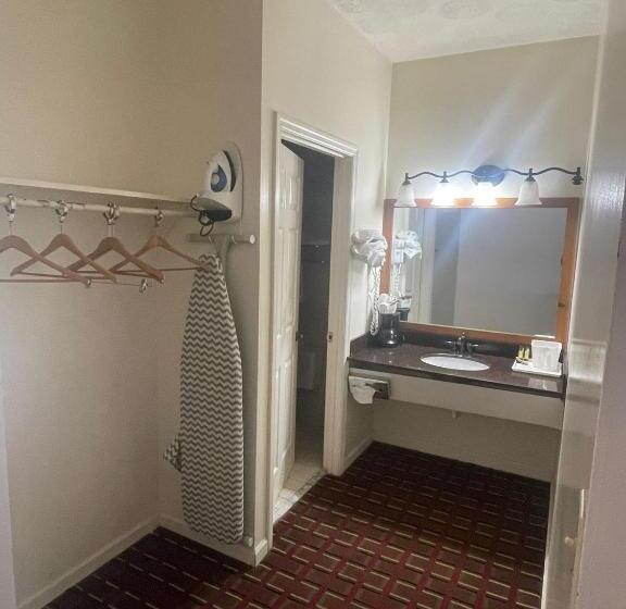 غرفة قياسية سرير كينج, Budgetel Inn & Suites Dillard