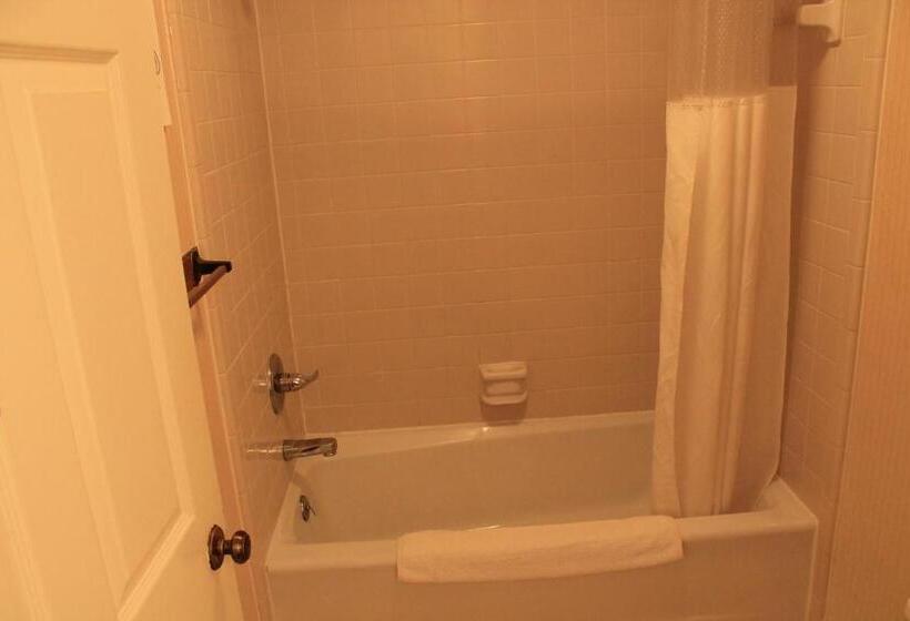 جناح سرير كينج, Budgetel Inn & Suites Dillard